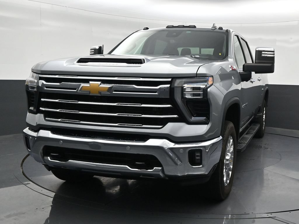 Used 2024 Chevrolet Silverado 2500 LTZ w/ LTZ Convenience Package AWD/4WD image 9