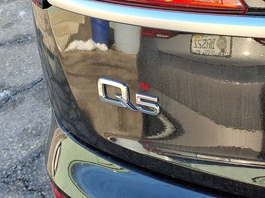 Used 2021 Audi Q5 e Premium w/ Convenience Package image 29