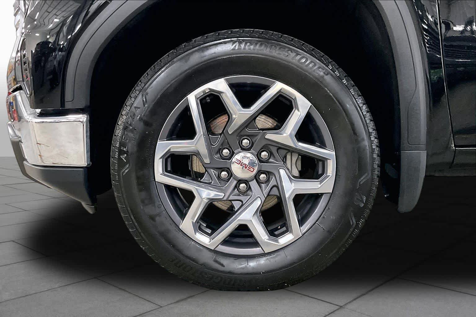 Used 2023 GMC Sierra 1500 SLT w/ SLT Convenience Package AWD/4WD image 11