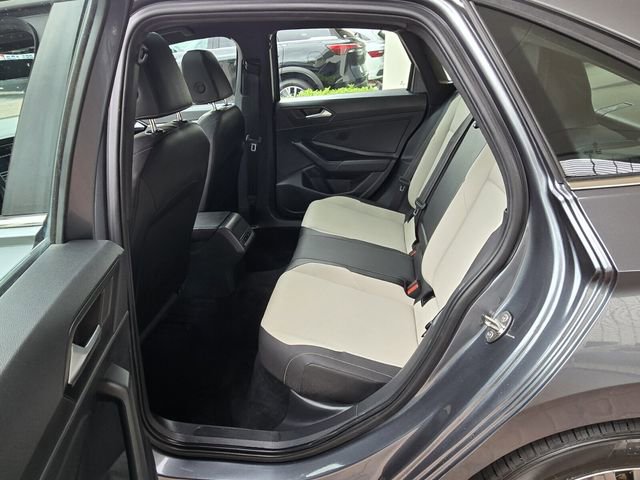 Used 2021 Volkswagen Jetta R-Line w/ R-Line Cold Weather Package image 15