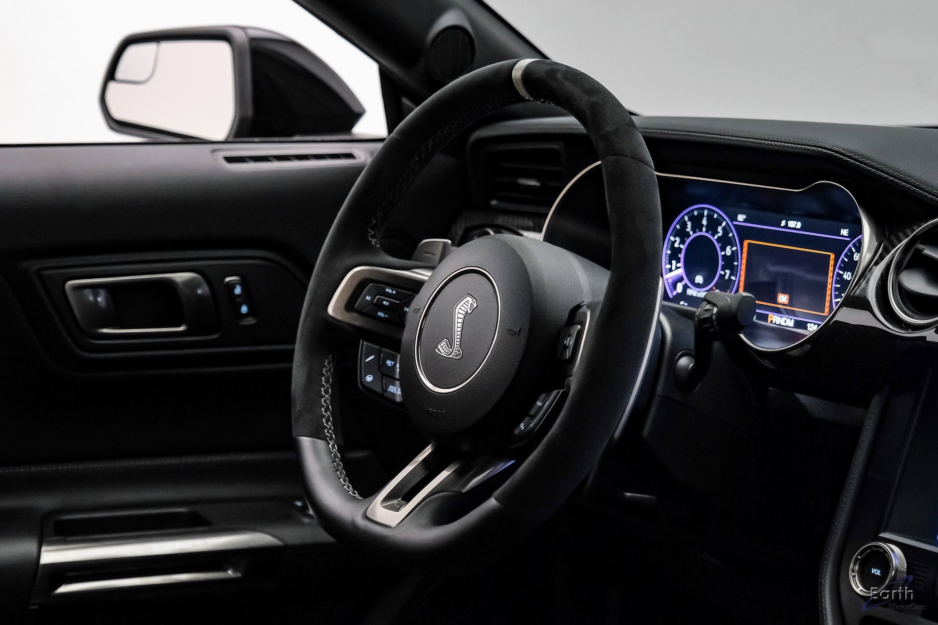 Used 2020 Ford Mustang Shelby GT500 w/ Carbon Fiber Track Pack image 44