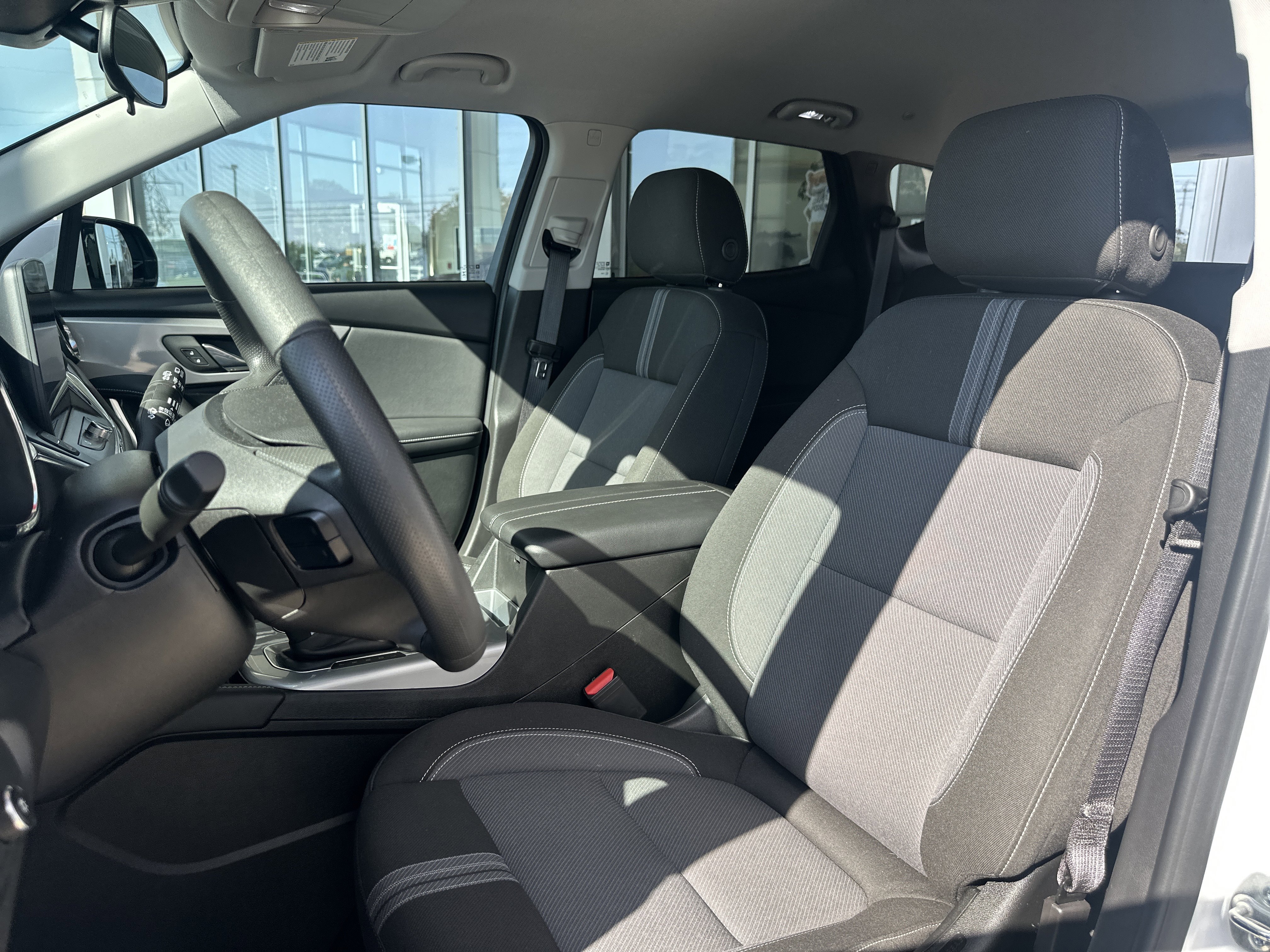 Used 2025 Chevrolet Blazer LT AWD/4WD image 9