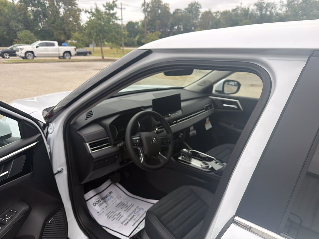 New 2026 Mitsubishi Outlander SE AWD/4WD image 15