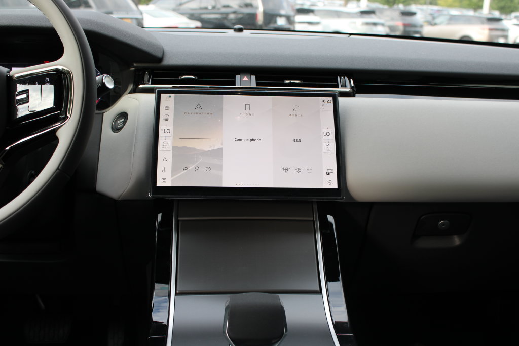 New 2026 Land Rover Range Rover Velar S AWD/4WD image 9