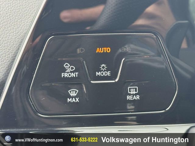 Certified 2024 Volkswagen Golf R image 18