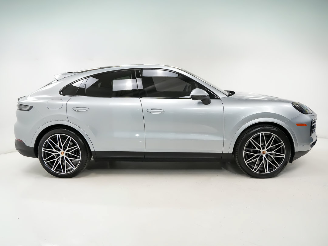 Certified 2026 Porsche Cayenne S AWD/4WD image 9