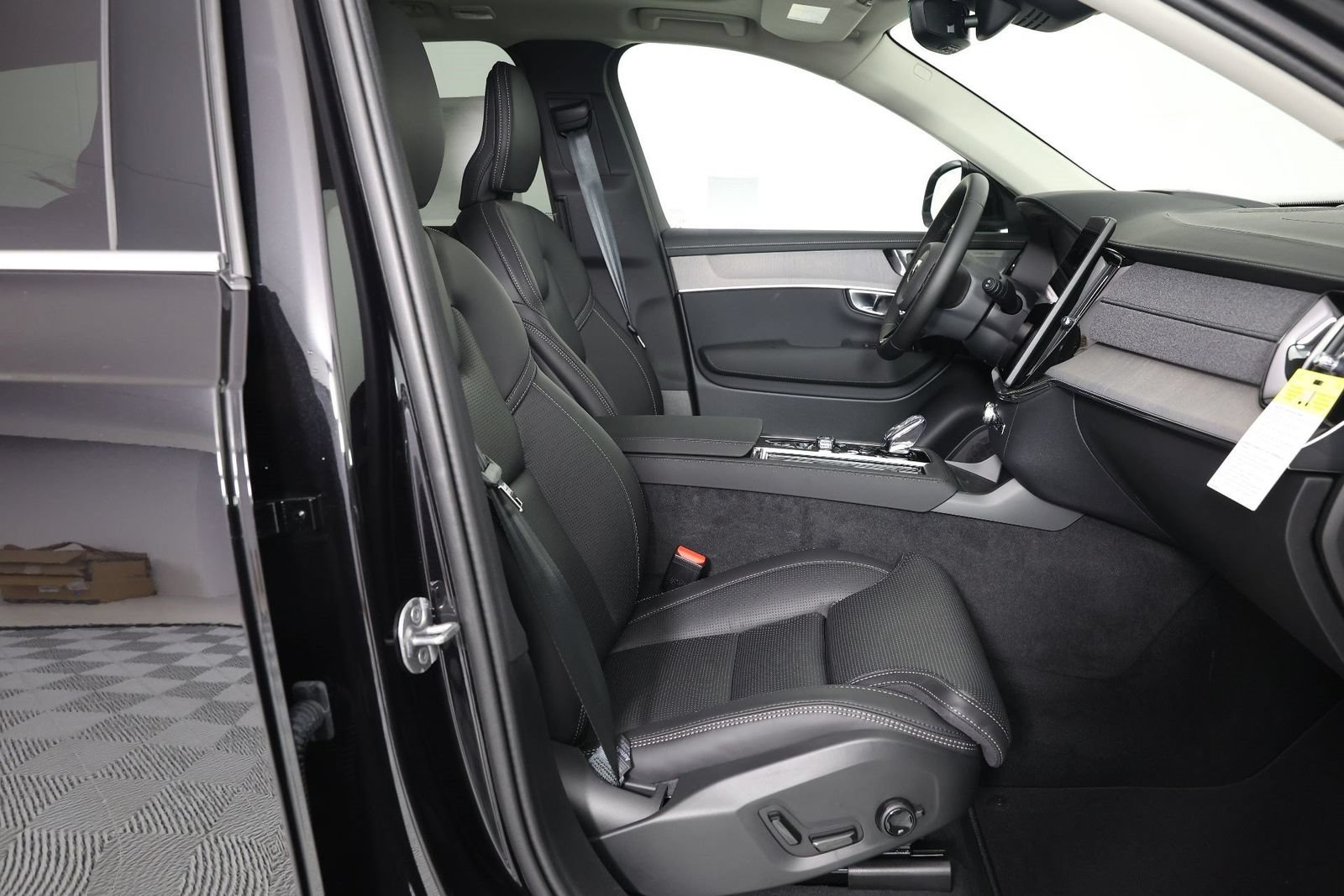 New 2026 Volvo XC90 T8 Ultra w/ Protection Package AWD/4WD image 10