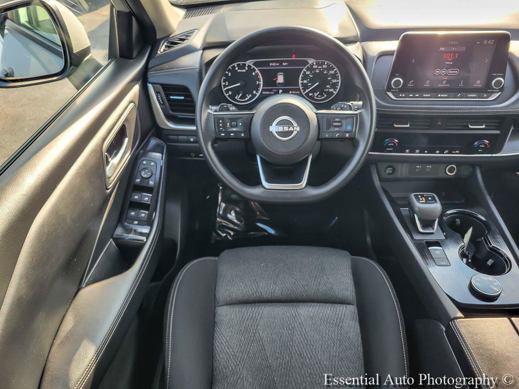 Used 2024 Nissan Rogue SV AWD/4WD image 18