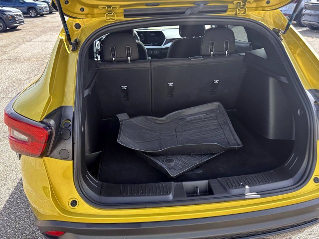 Certified 2024 Chevrolet Trax RS w/ Sunroof Package FWD image 10