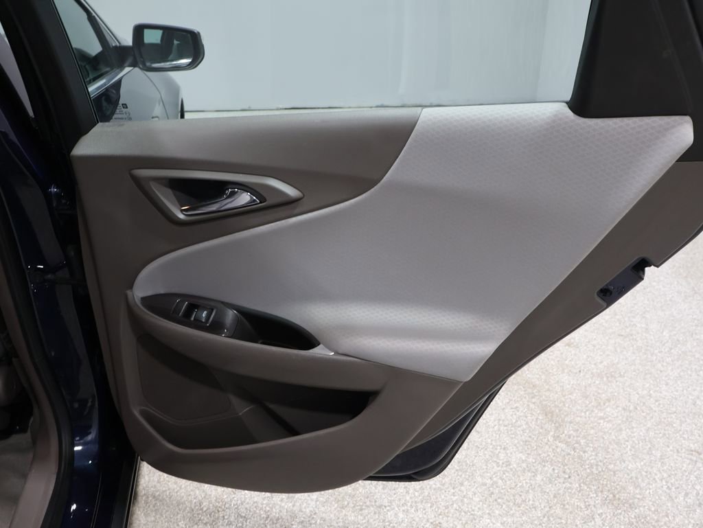 Used 2017 Chevrolet Malibu LT image 21