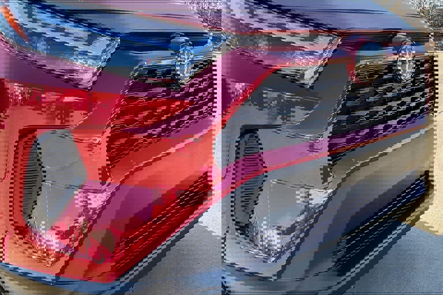 Used 2023 Toyota RAV4 XLE image 28