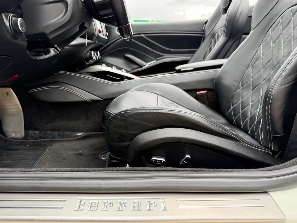 Used 2015 Ferrari California T RWD image 41