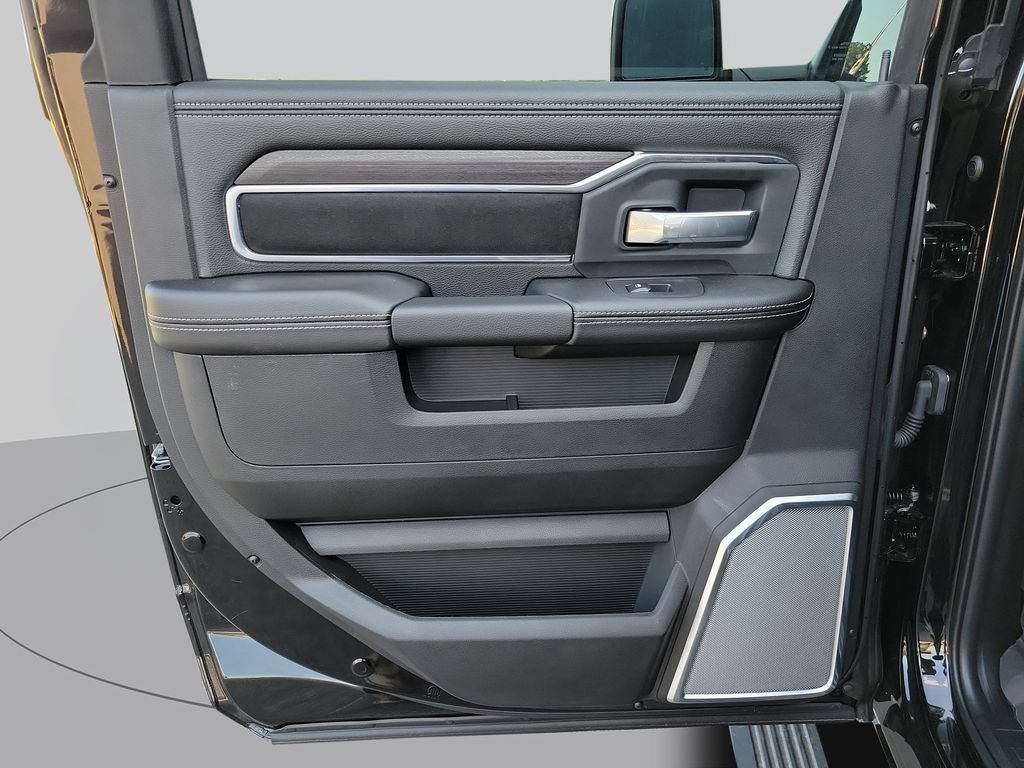 New 2026 RAM 2500 Laramie AWD/4WD image 31