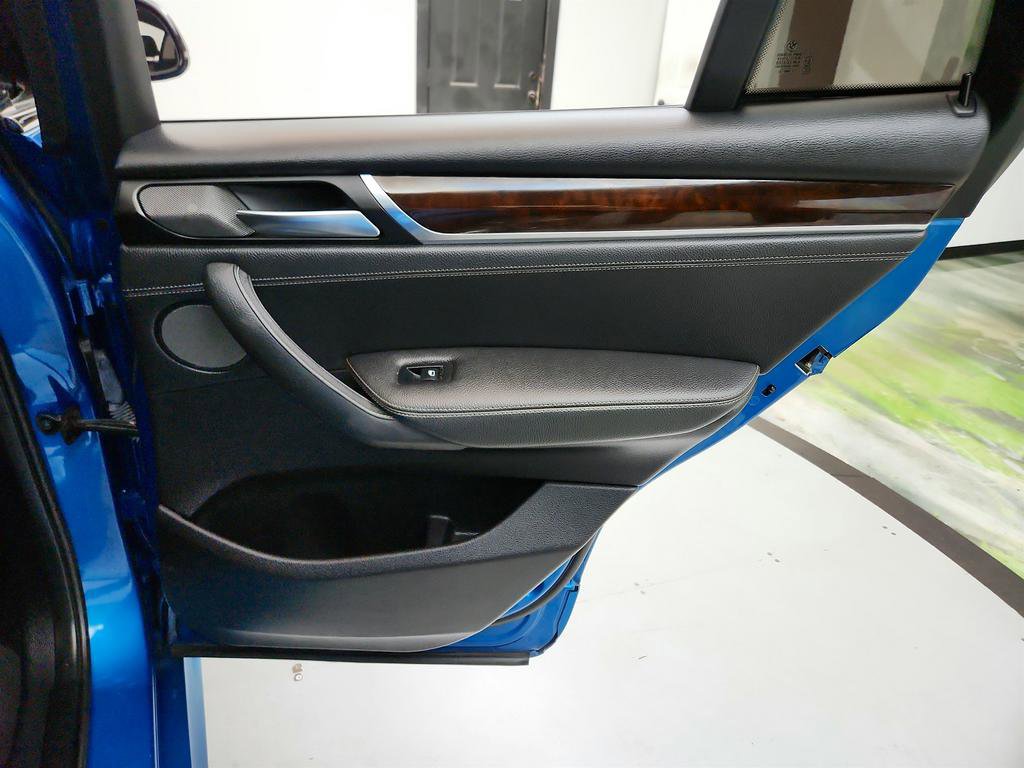 Used 2018 BMW X4 M40i image 32