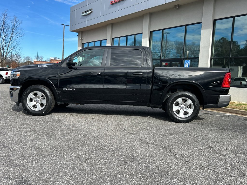 Used 2025 RAM 1500 Big Horn AWD/4WD image 3
