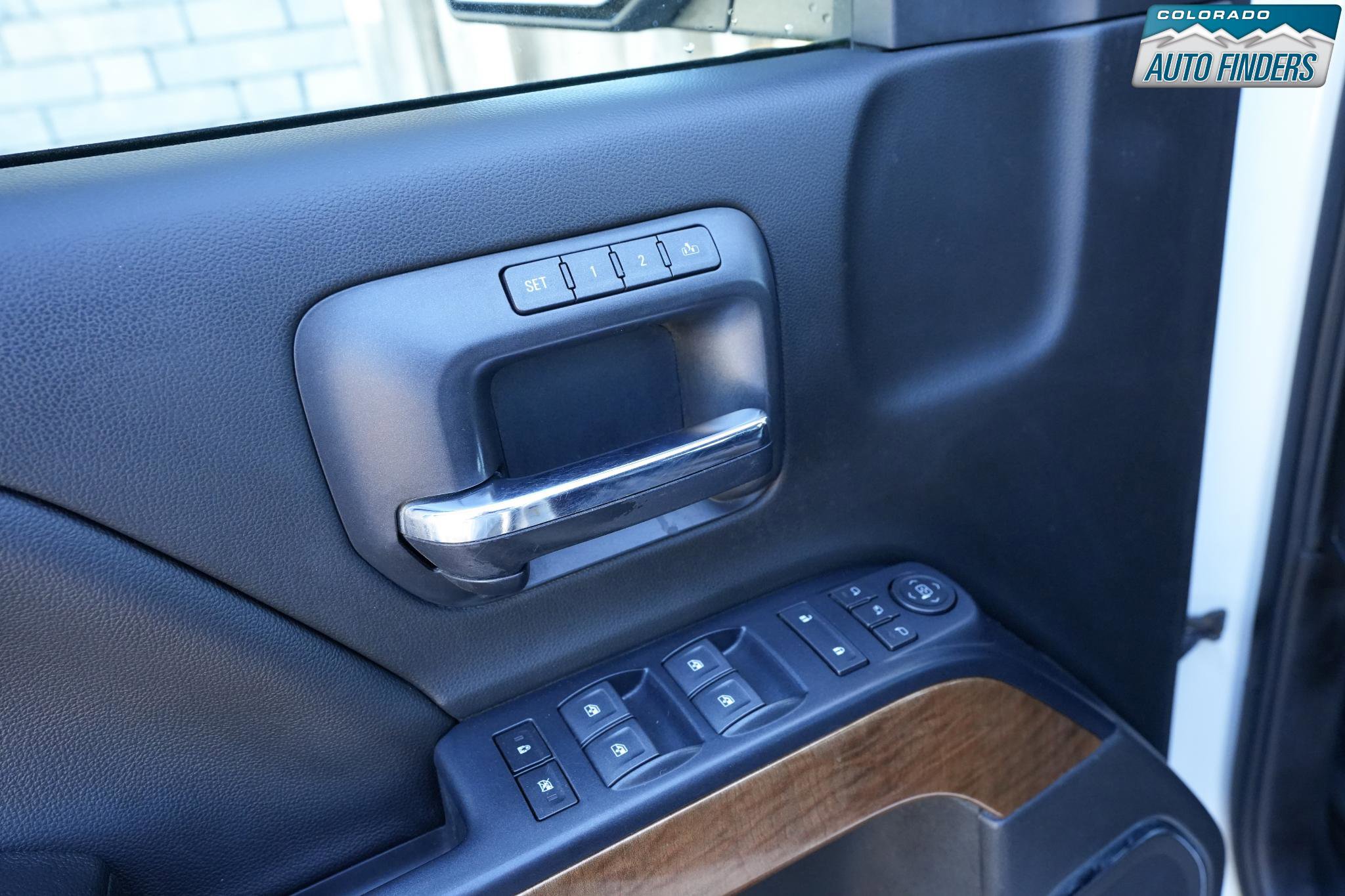 Used 2018 Chevrolet Silverado 1500 LTZ AWD/4WD image 11