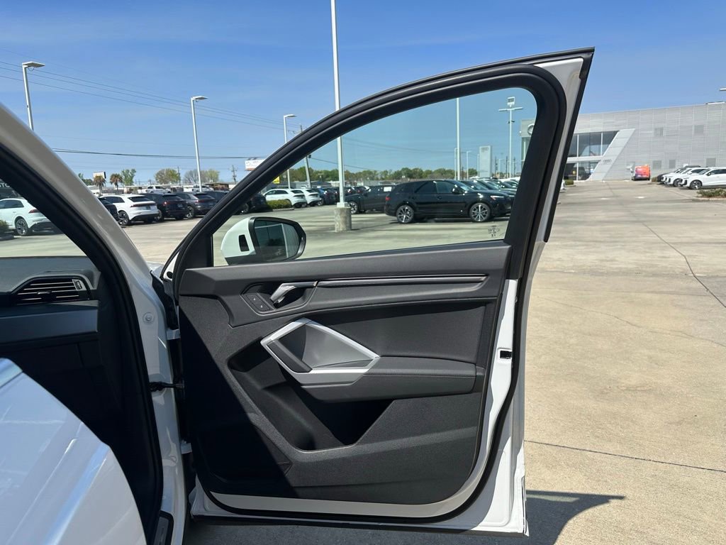 Certified 2025 Audi Q3 2.0T Premium w/ Convenience Package image 30