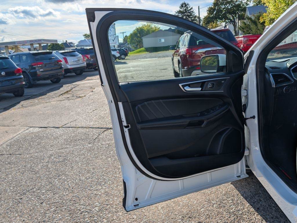 Used 2020 Ford Edge ST w/ Equipment Group 401A AWD/4WD image 15