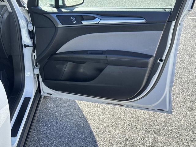 Used 2014 Ford Fusion S image 10