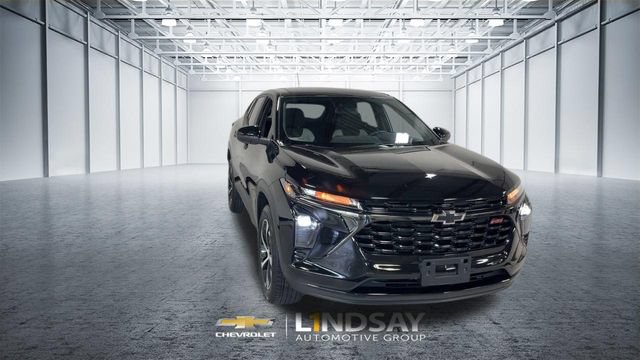 Used 2024 Chevrolet Trax RS FWD image 4