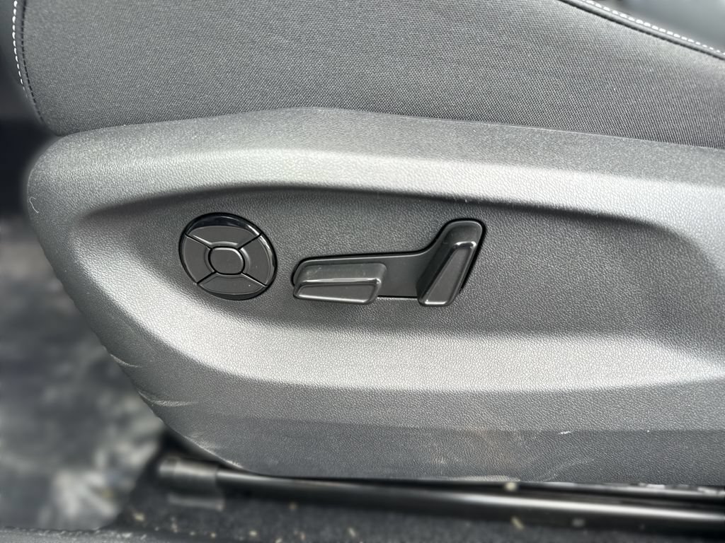 Used 2026 Volkswagen Tiguan SE R-Line AWD/4WD image 14