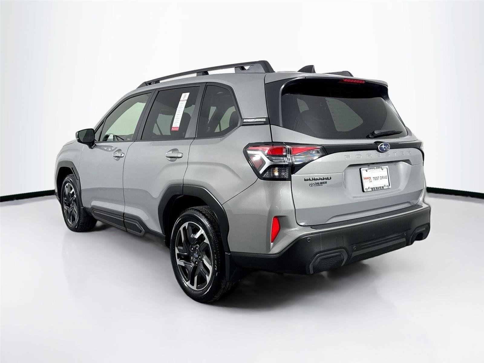Used 2025 Subaru Forester Limited image 2