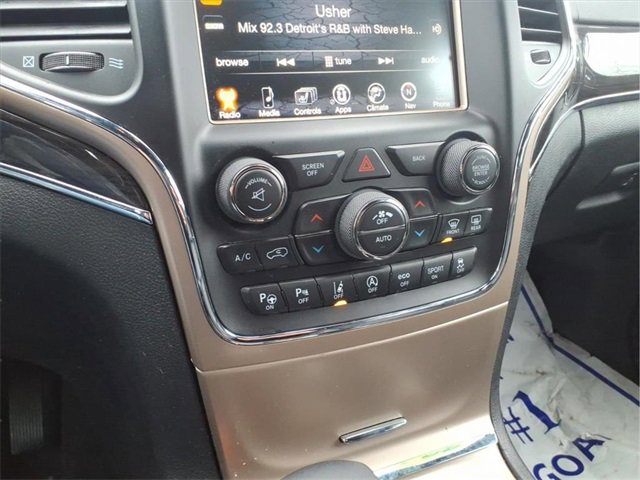 Used 2017 Jeep Grand Cherokee Overland w/ Jeep Active Safety Group image 19