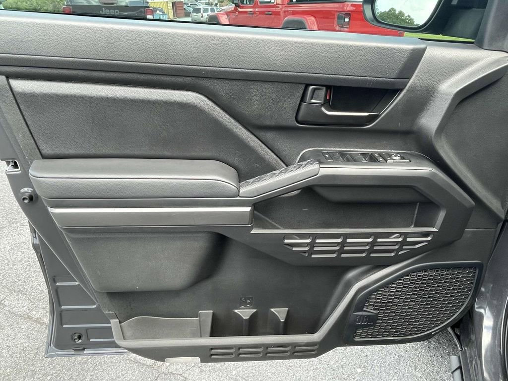 Used 2024 Toyota Tacoma SR5 w/ SR5 Upgrade Package image 18