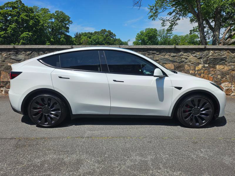 Used 2023 Tesla Model Y Performance AWD/4WD image 10
