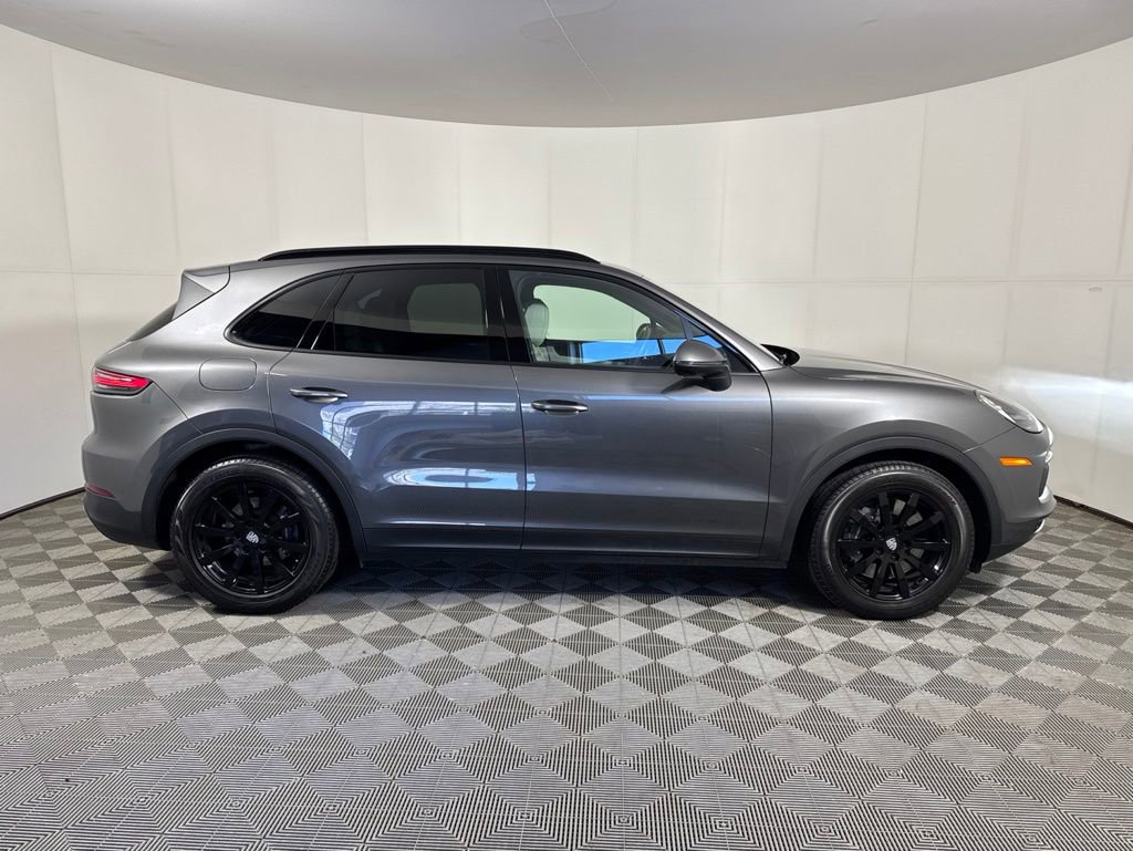 Used 2023 Porsche Cayenne AWD/4WD image 6