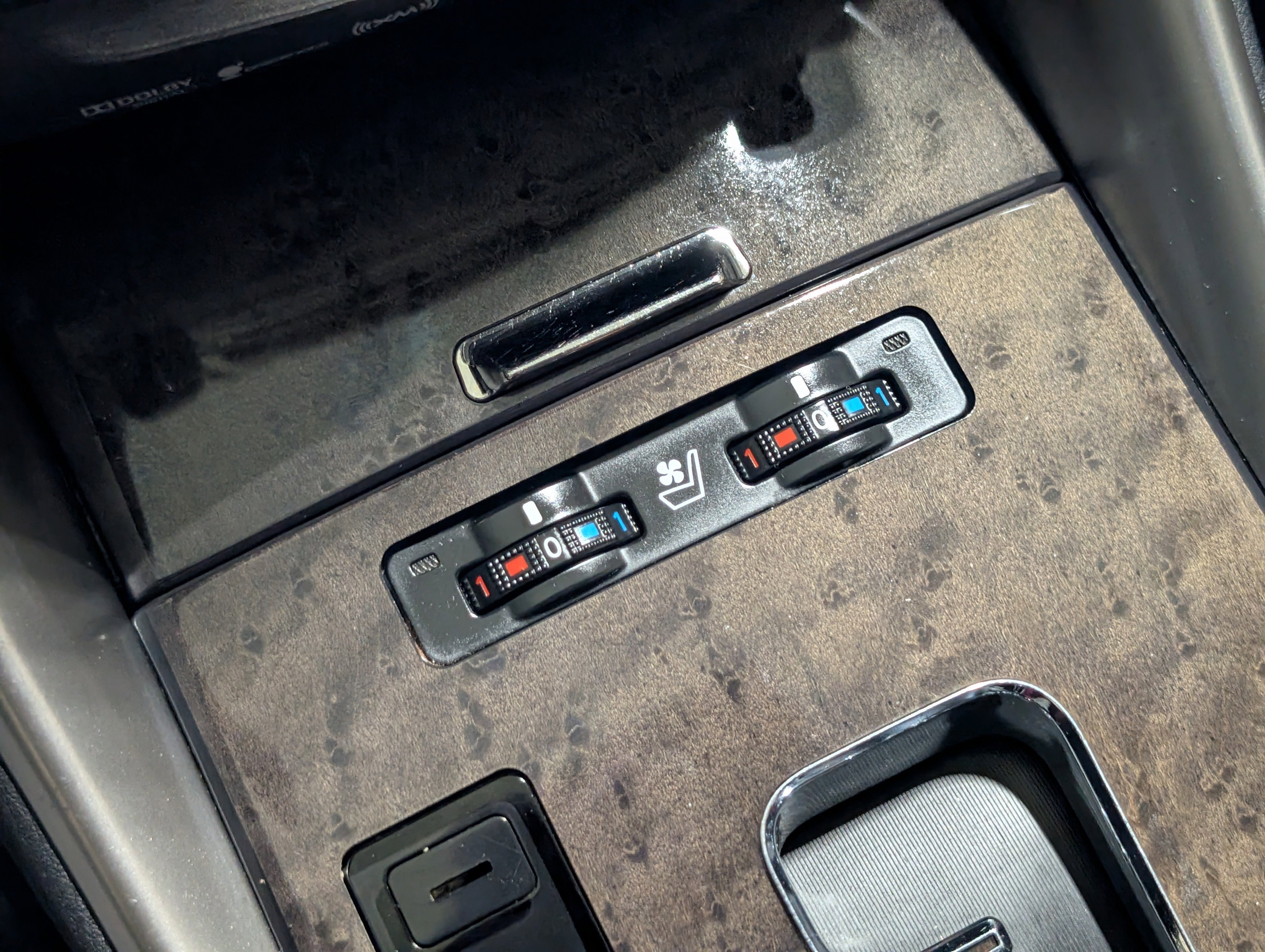 Used 2014 Lexus IS 350C w/ Luxury Package image 35