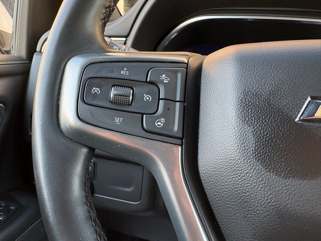 Used 2023 Chevrolet Suburban Premier image 28
