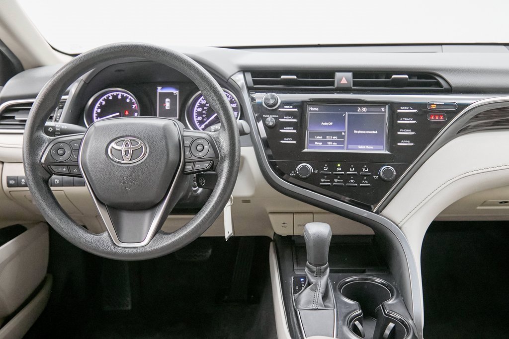 Used 2018 Toyota Camry LE image 24