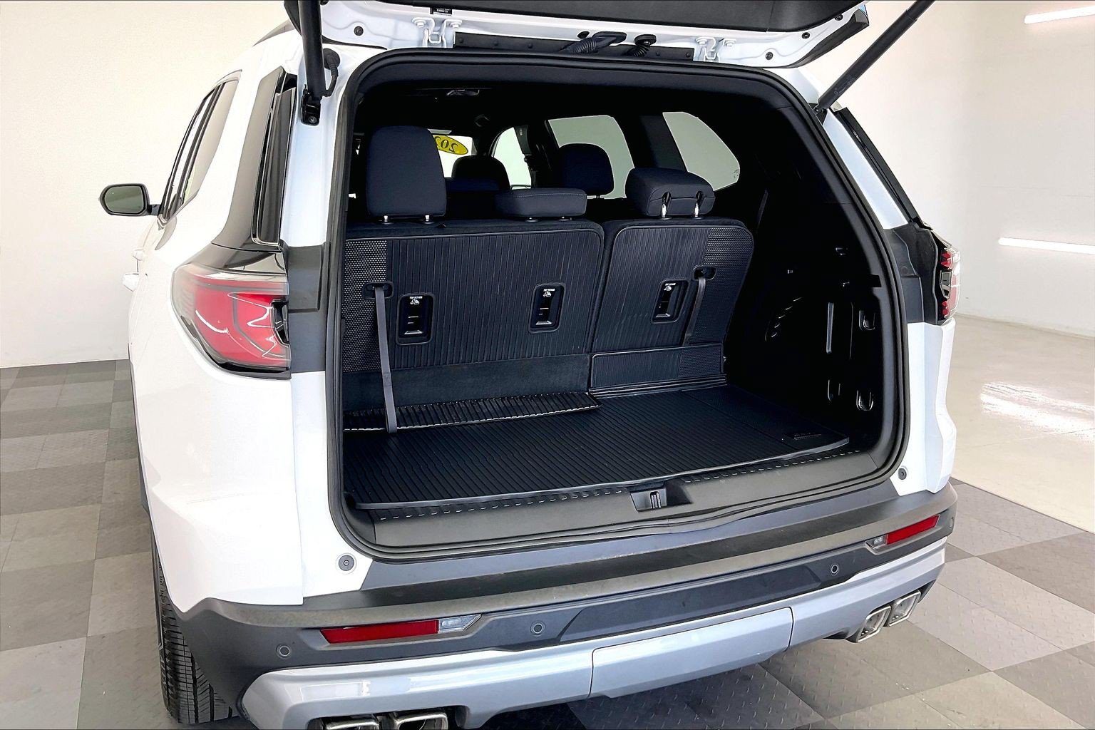 Used 2026 GMC Acadia Elevation w/ LPO, Floor Liner Package AWD/4WD image 27