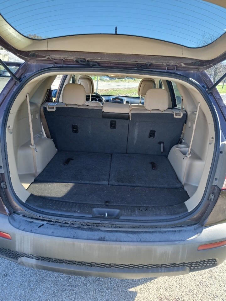 Used 2013 Kia Sorento LX w/ Third Row Pkg image 11
