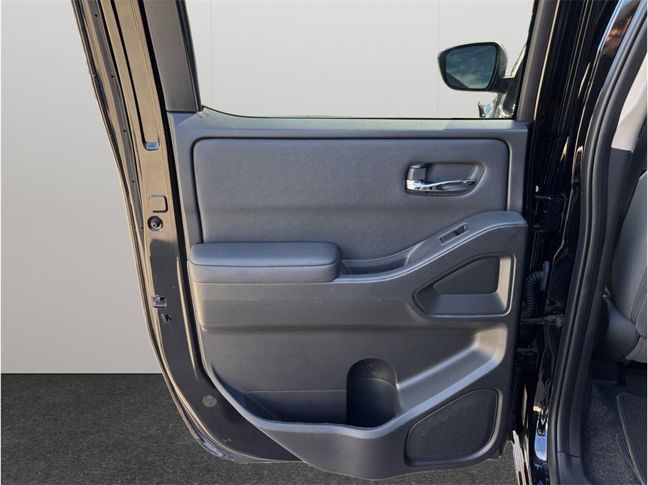 Used 2022 Nissan Frontier SV image 30