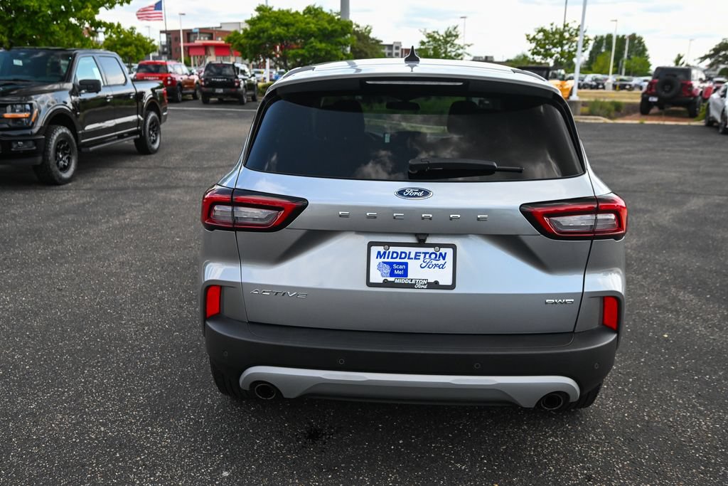 Used 2023 Ford Escape Active w/ Tech Pack #2 AWD/4WD image 6