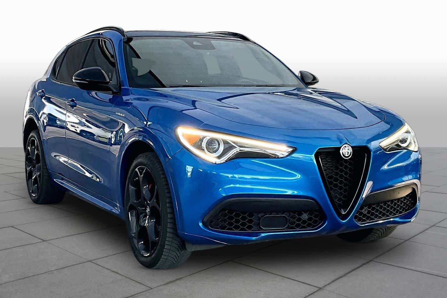 Used 2022 Alfa Romeo Stelvio Veloce AWD/4WD image 3