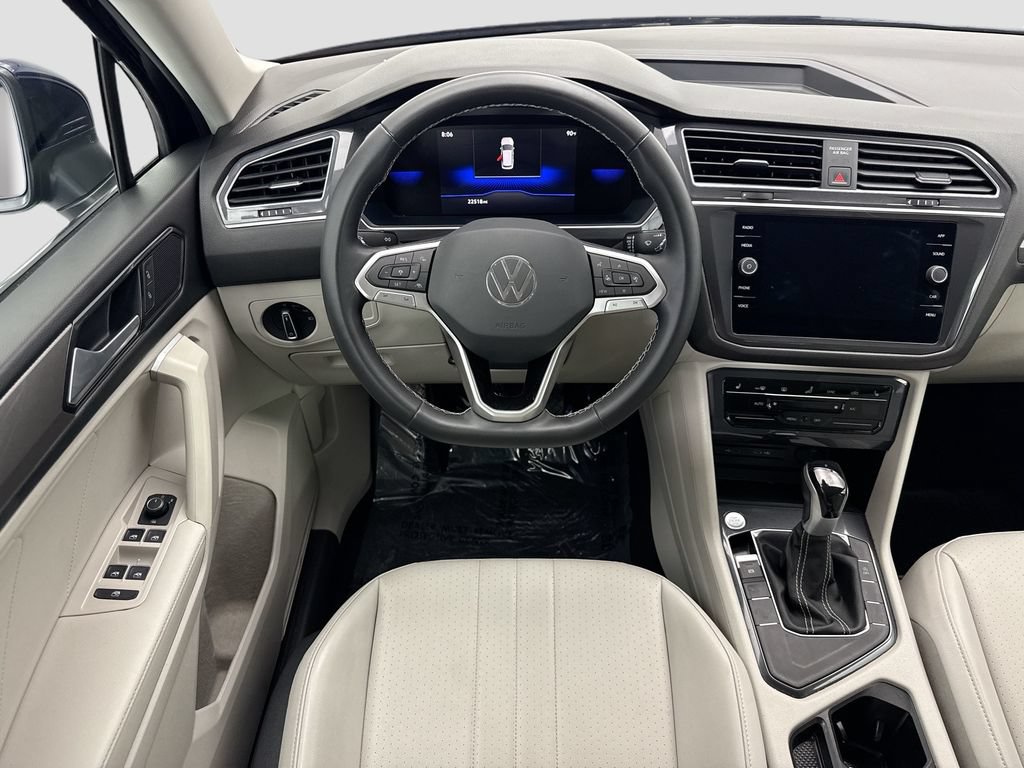 Used 2023 Volkswagen Tiguan SE FWD image 10
