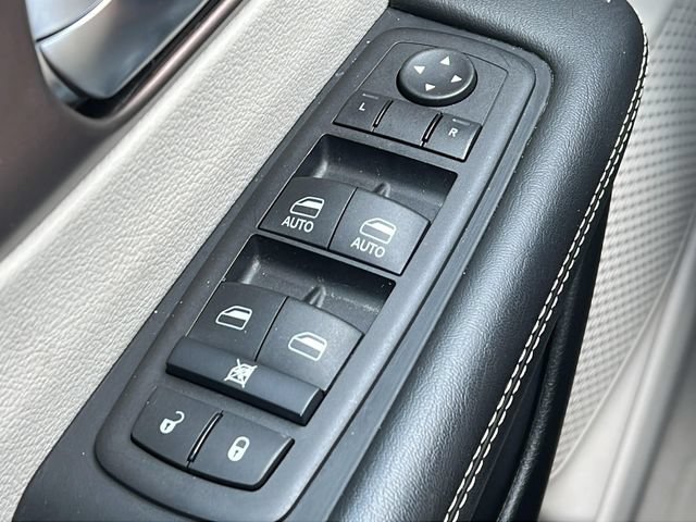 Used 2024 Chrysler Voyager LX FWD image 16