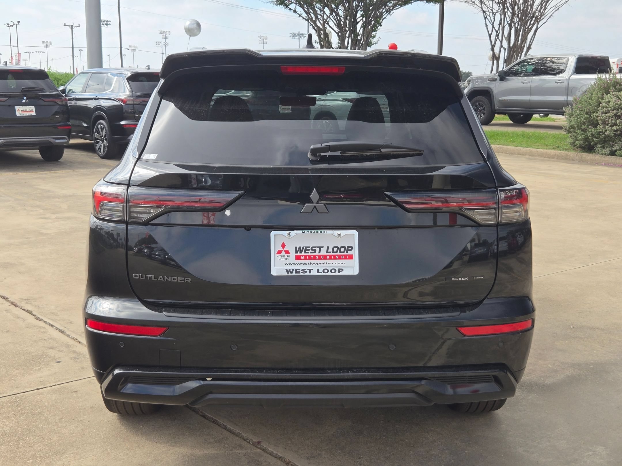 New 2026 Mitsubishi Outlander SEL Black Edition FWD image 4