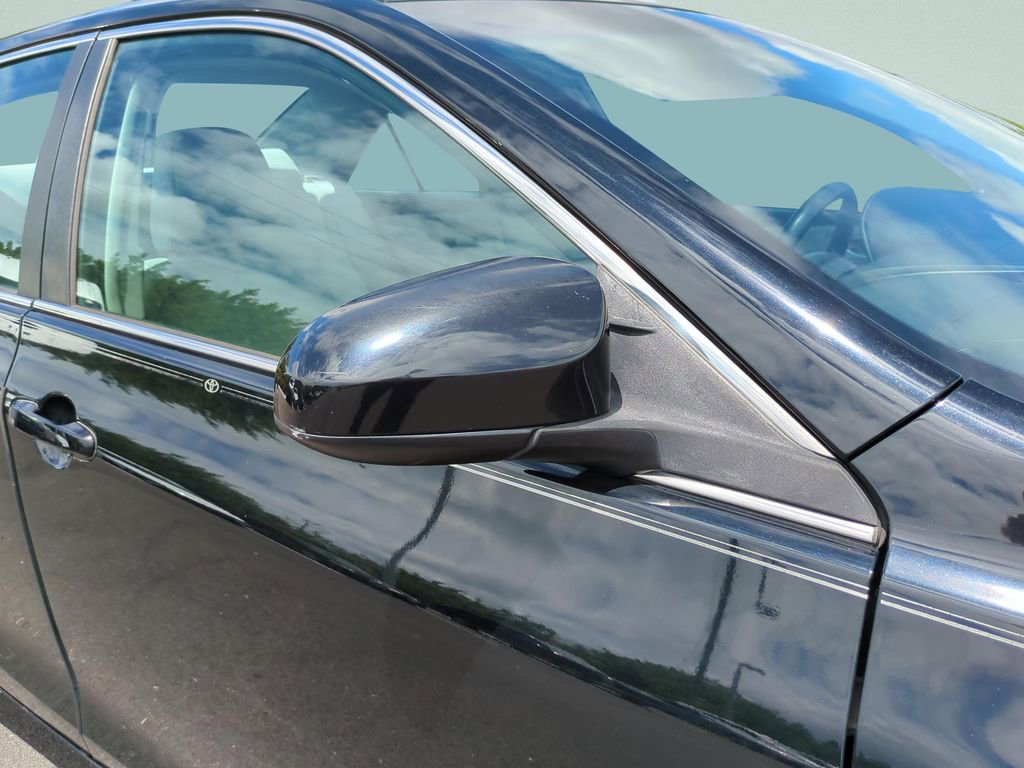 Used 2015 Toyota Camry LE FWD image 33
