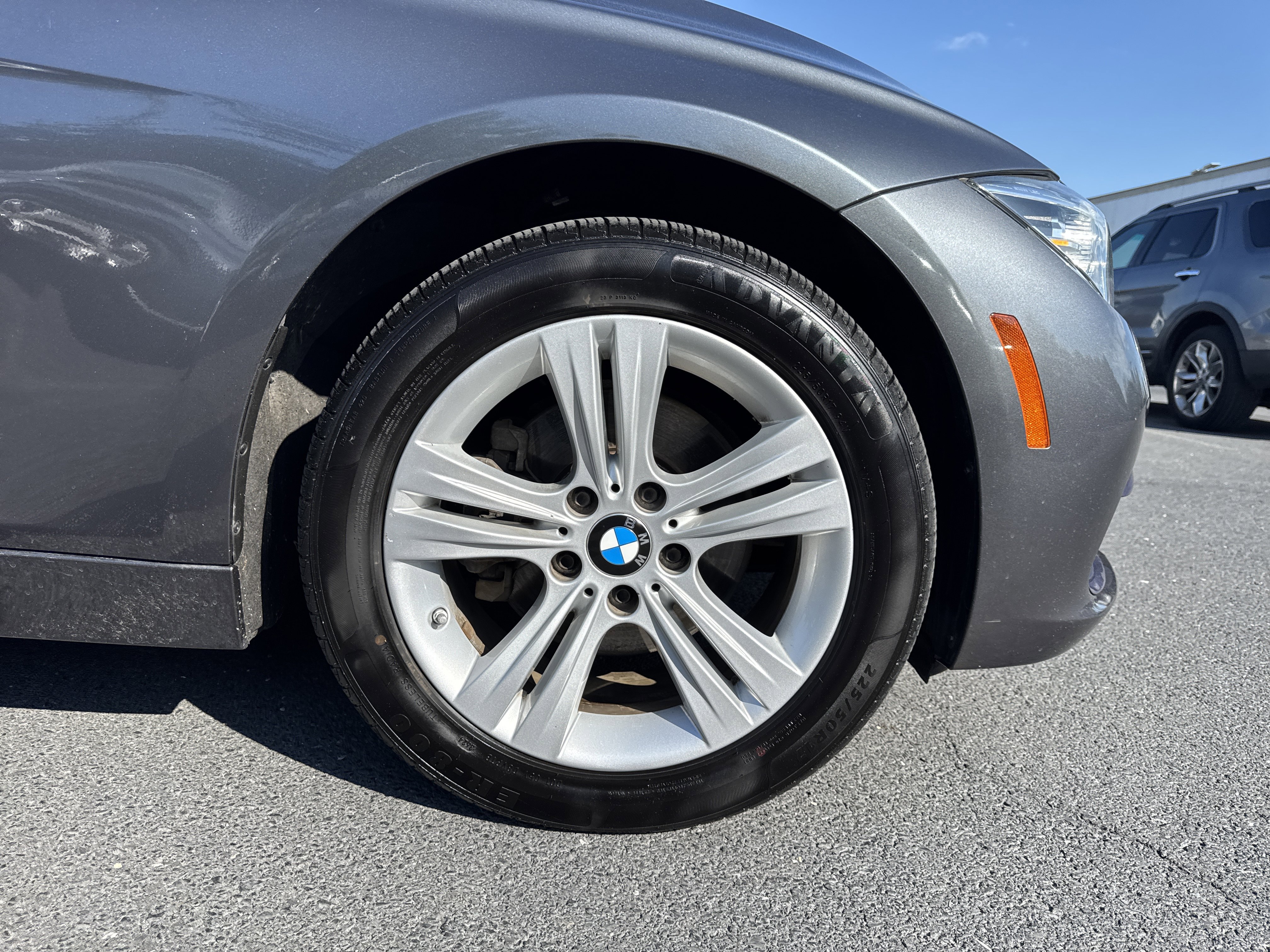 Used 2018 BMW 330i xDrive Sedan w/ Convenience Package AWD/4WD image 32