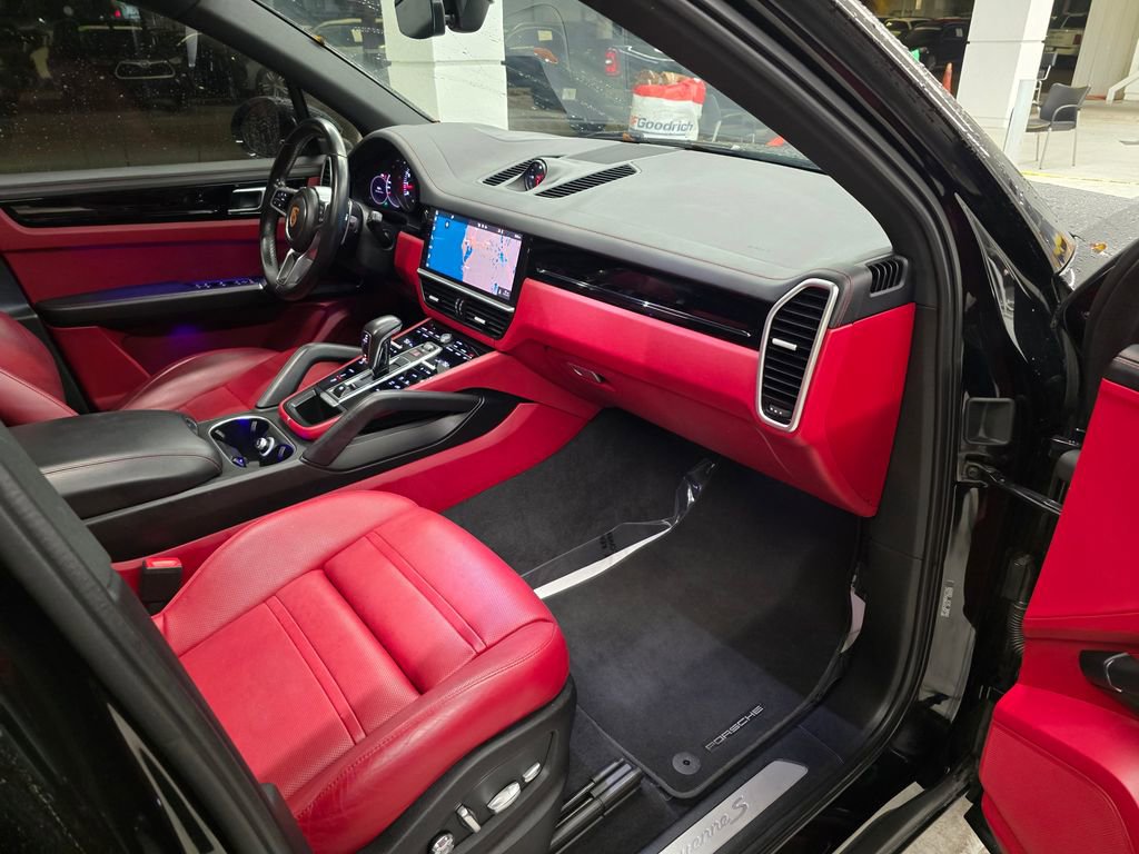 Used 2021 Porsche Cayenne S image 24
