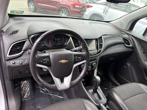 Used 2019 Chevrolet Trax LT w/ Sun & Sound Package image 22