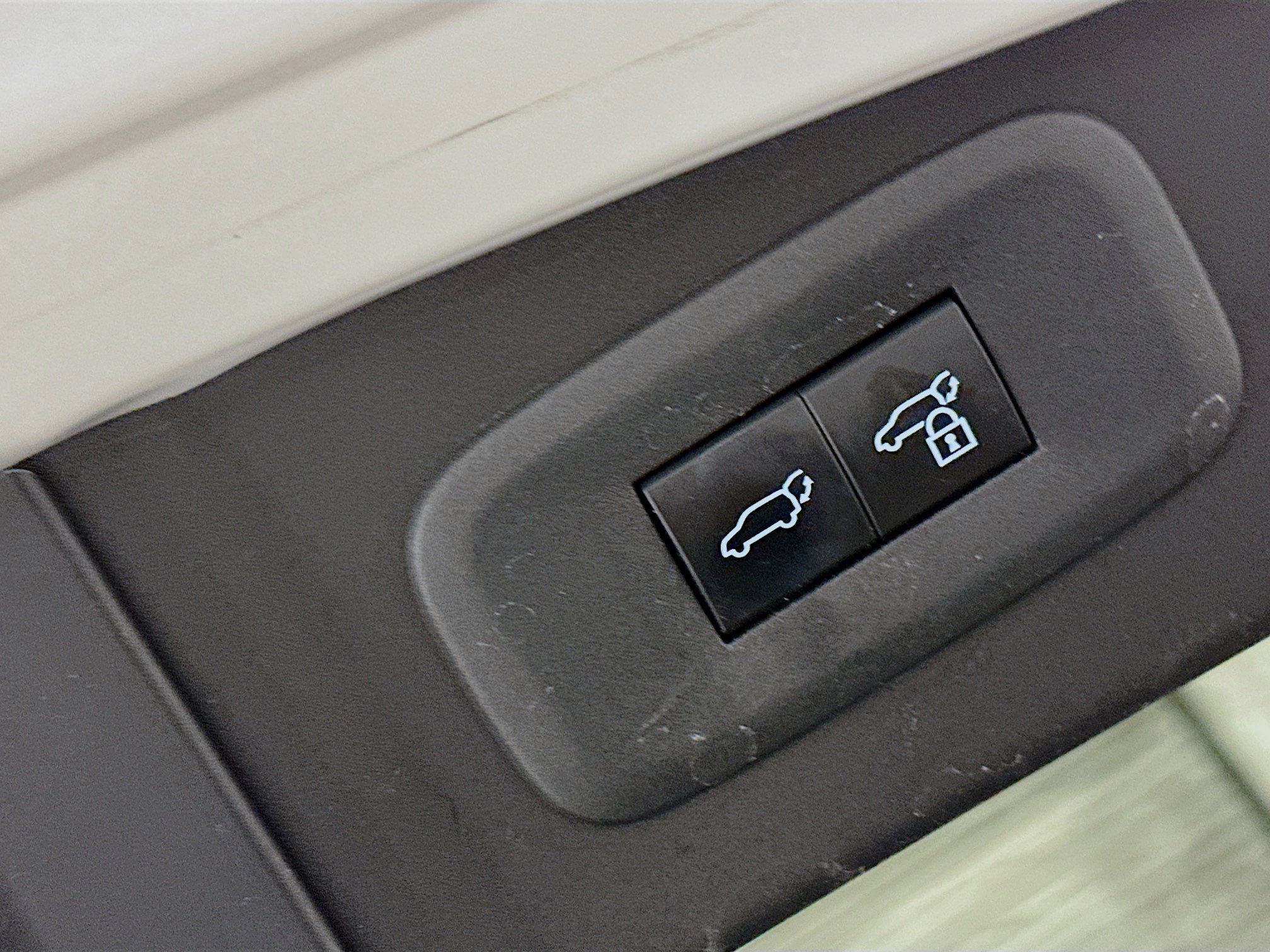 Used 2023 Lexus RZ 450e Premium w/ Technology Package AWD/4WD image 31