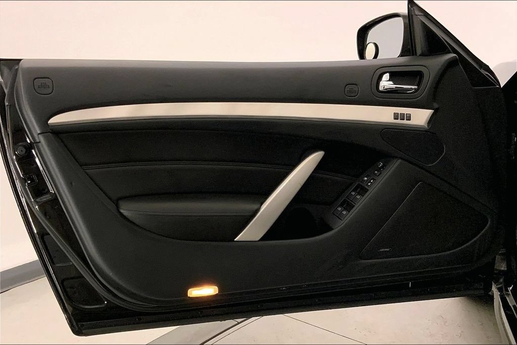 Used 2013 INFINITI G37 Convertible w/ Premium Pkg RWD image 24