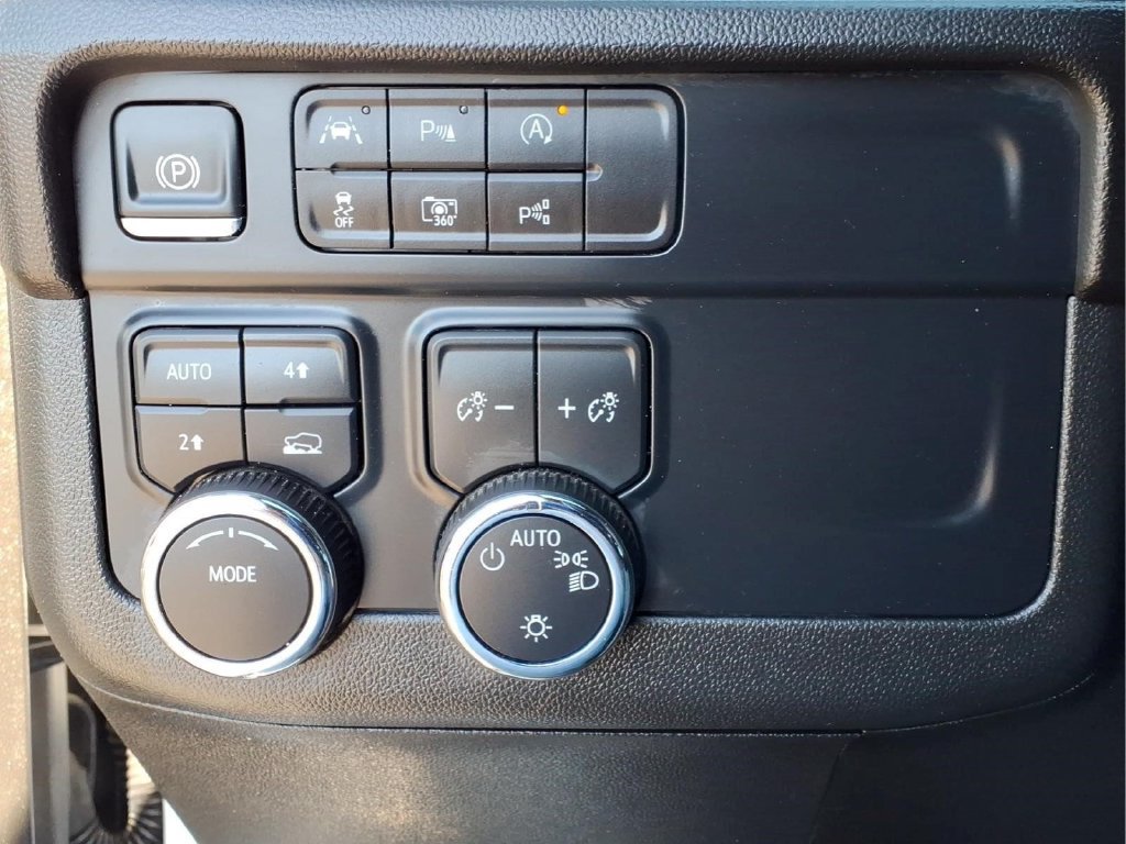 Used 2025 Chevrolet Tahoe LT AWD/4WD image 12