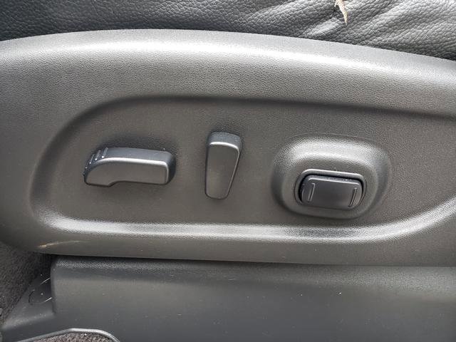 Used 2016 Nissan Titan SL image 20