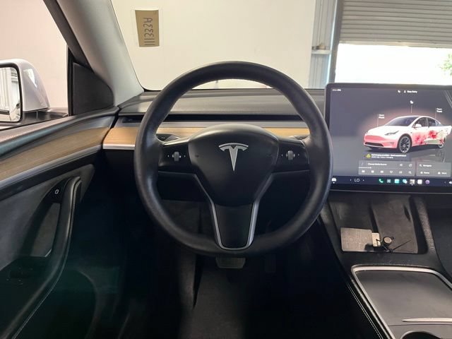 Used 2024 Tesla Model Y Long Range AWD/4WD image 21